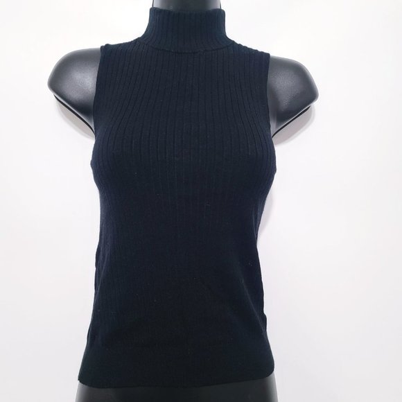 [BUNDLE] 3 Pieces EXPRESS Brand Sleeveless Tank Top with Freebies [S-M] - Picture 2 of 6